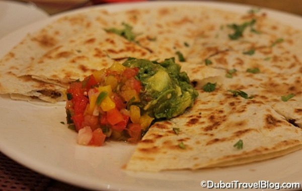 quesadilla rosa mexicano