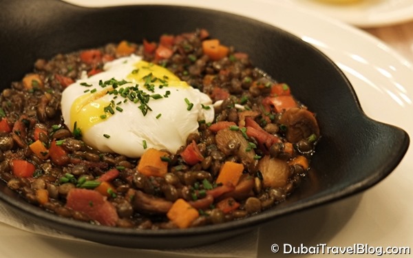 Oeuf Poché ausc Lentilles du Puy madeleine dubai