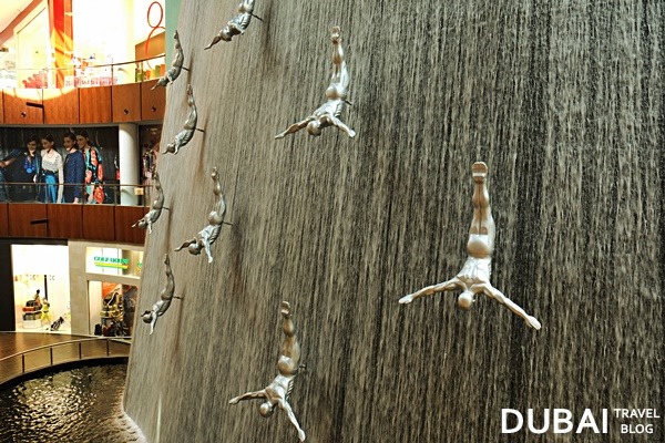 Human Waterfalls In The Dubai Mall Dubai Travel Blog