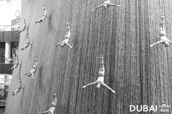 the dubai mall human falls