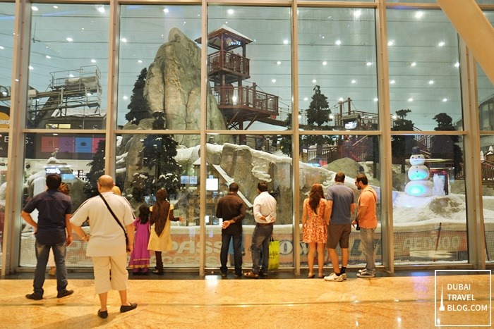 Mall-of-the-Emirates-view-of-ski-dubai