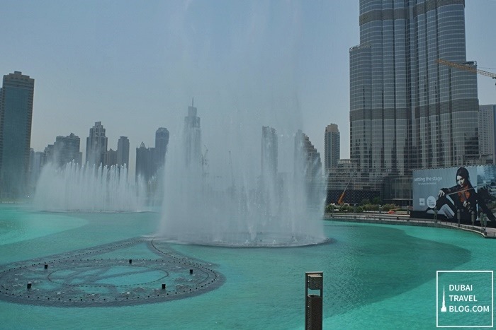 burj khalifa lake water fountain day