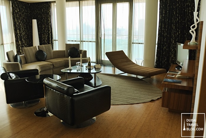 burjuman arjaan by rotana suite