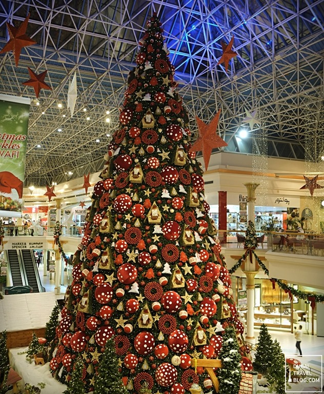 Is this the Biggest Christmas Tree in Dubai? | Dubai Travel Blog