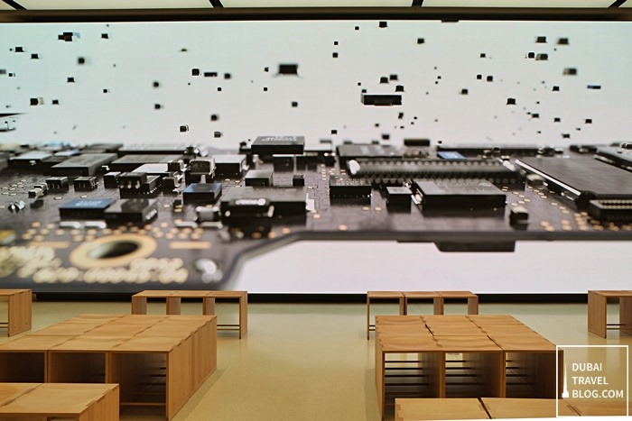 apple store screen dubai