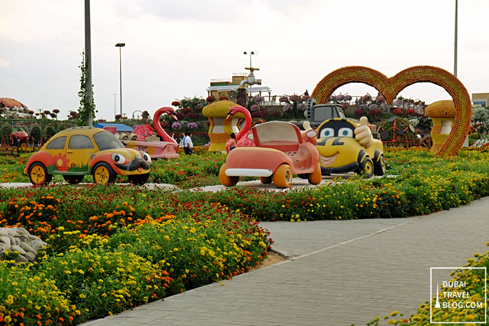 cars and flowers in dubai miracle garden