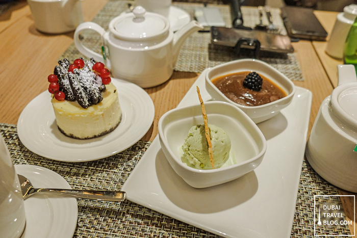 desserts-at-the-hilton-garden-inn-restaurant-dubai