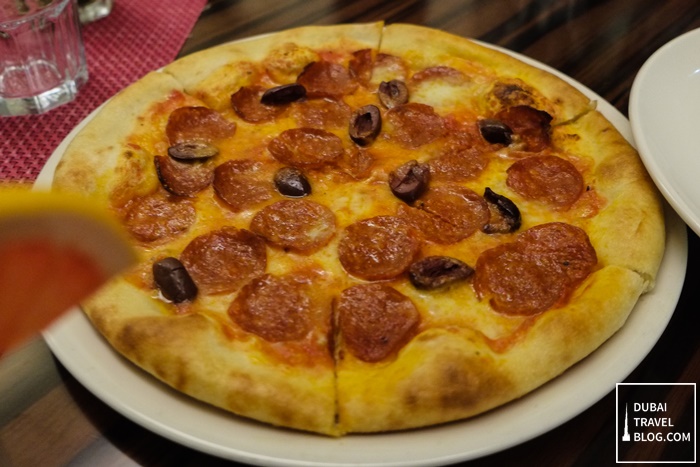 pizza at merletto restaurant dubai