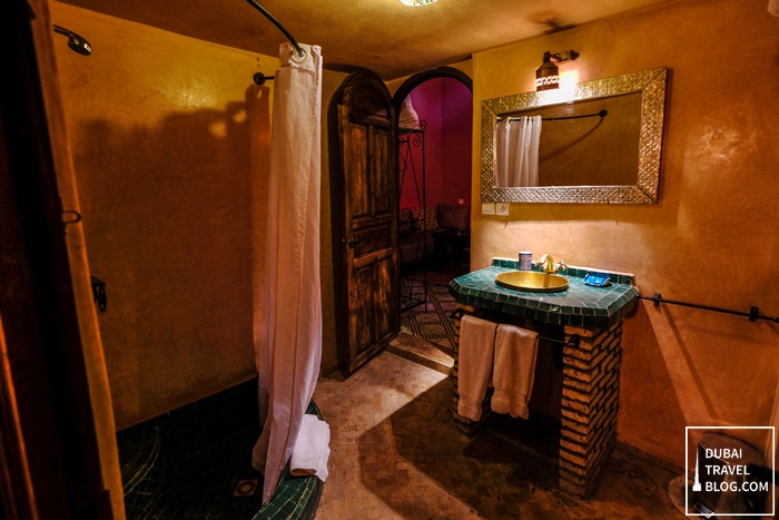 riad tafilalet bathroom