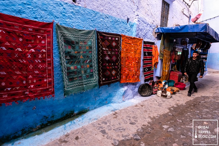 busy medina sunday in chefchaouen