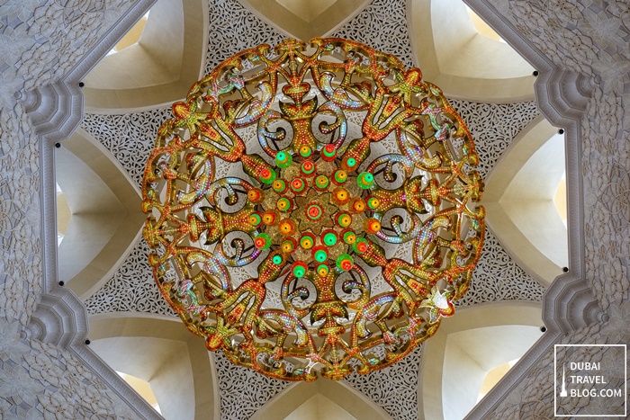 grand mosque abu dhabi chandelier