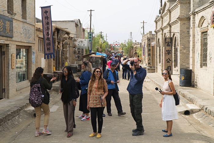 zhenbeibao west movie city photo