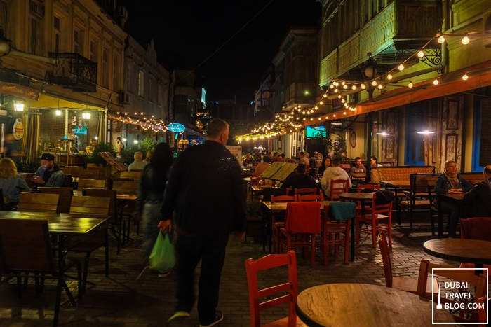 restaurants at night in tbilisi