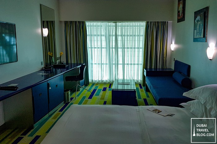 deluxe room inside dubai international hotel