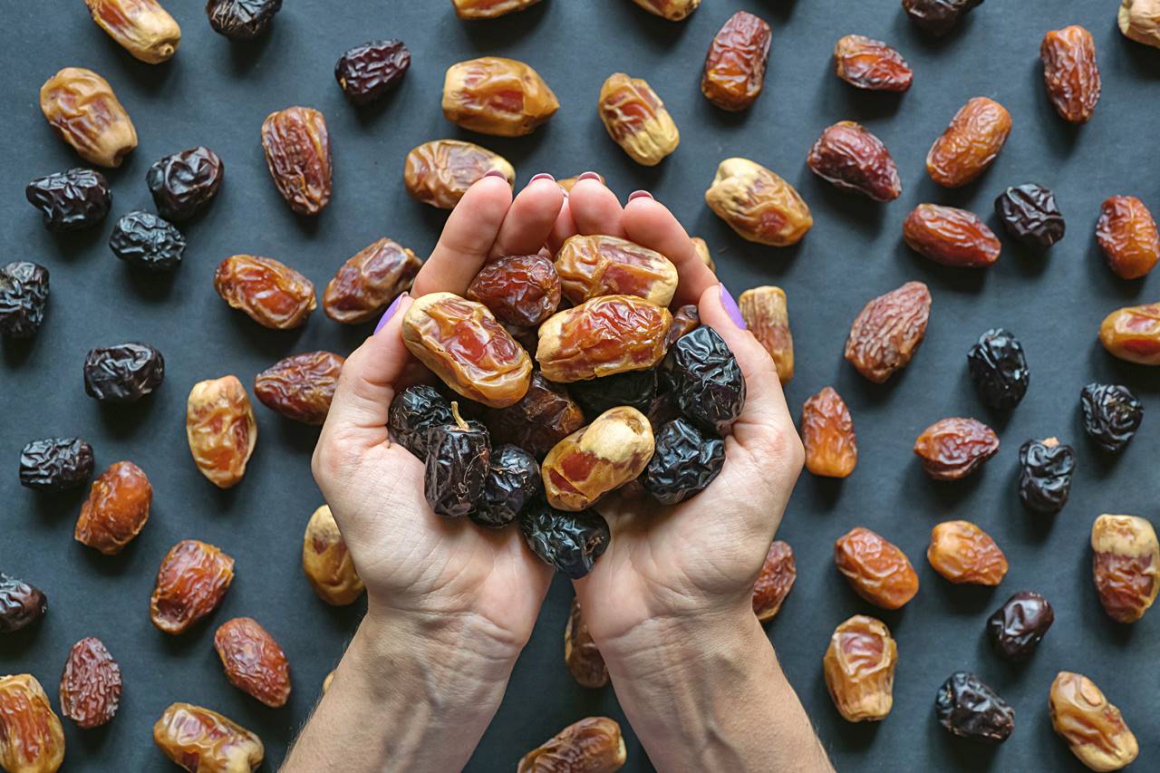 dried dates and where to buy them in uae