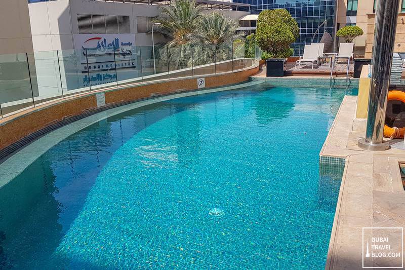 swimming pool radisson dubai media city