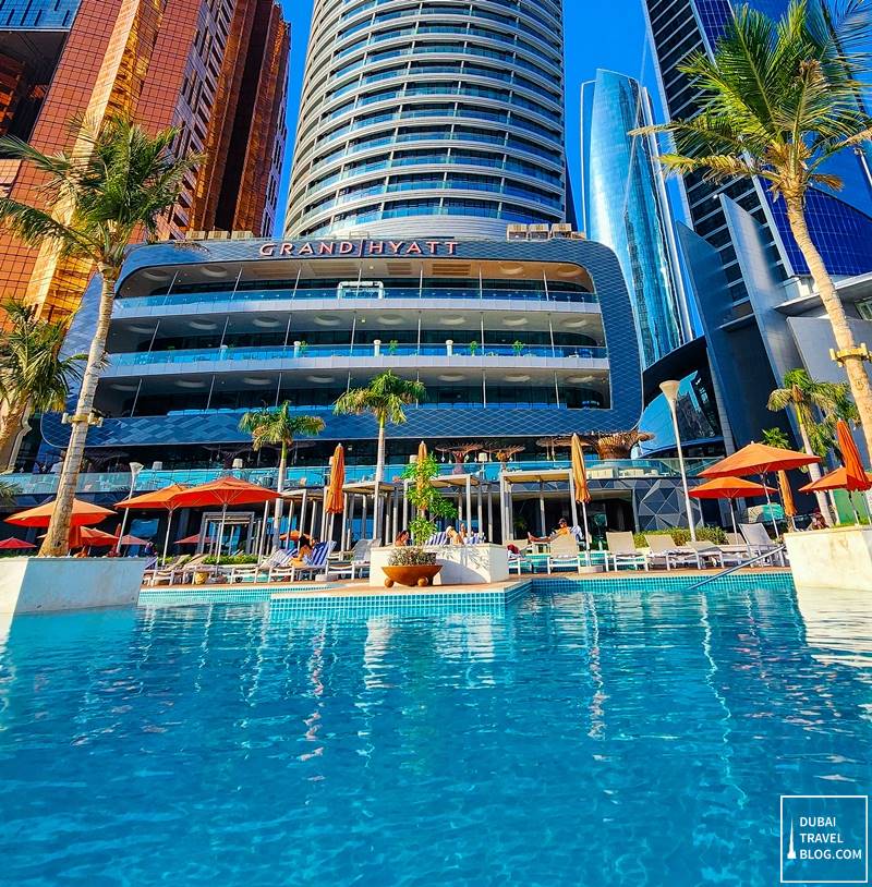 piscina do grand hyatt abu dhabi