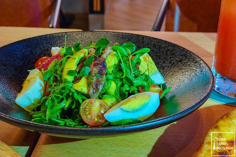 steak salad radisson blu dubai media city icon lounge