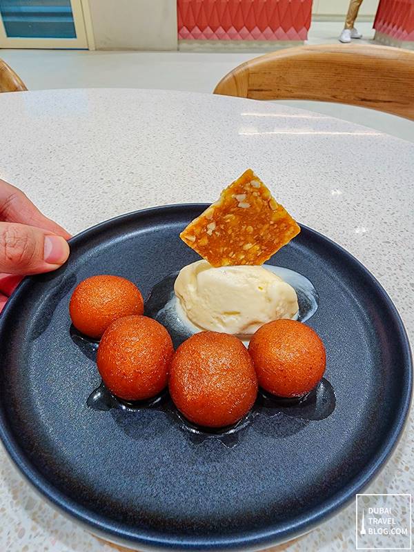 gulab jamun dessert at khoya dubai