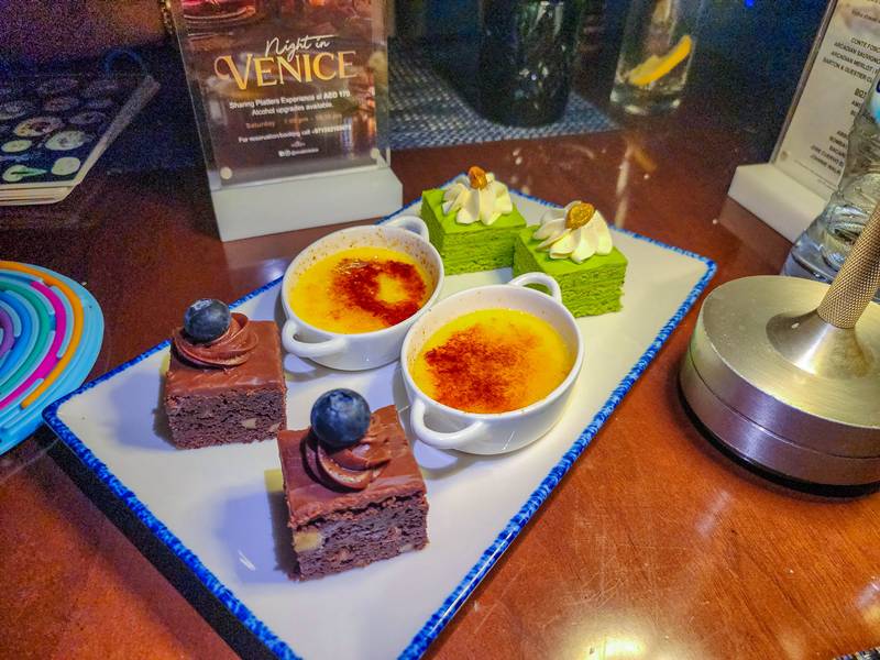 postres en el restaurante vivaldi dubai